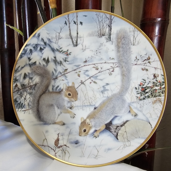 The Woodland Year "Squirreling For Nuts" Collector's Plate by Peter Barrett - Picture 3 of 12